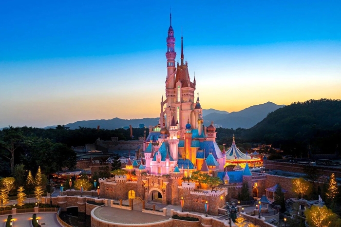 Enchanted Hong King & Disneyland